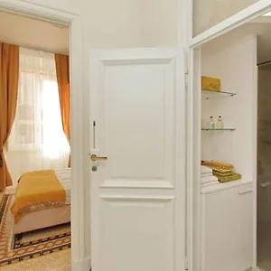  Appartement Elegant In The Heart Of Rome-navona Area